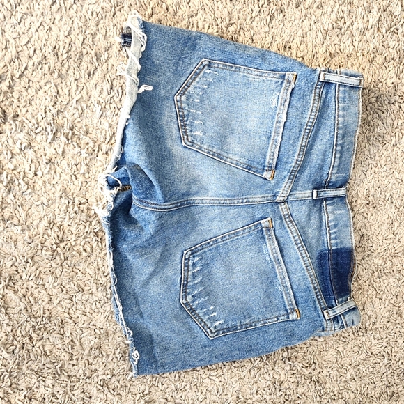 Abercrombie & Fitch Curve Love 4" Mom Short High Rise size 27 - Picture 2 of 3